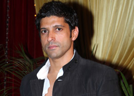 Farhan takes Punjabi lessons from Gulzar