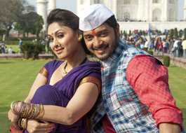 Shreyas Talpade and Manjari Fadnis in Wah Taj