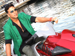 Akshay Kumar Enters The ‘Boss’ Press Conference On A Jet Ski In Dubai
