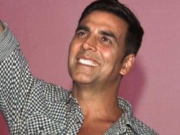 Akshay Kumar Creates Frenzy At Fan Screening Of ‘Boss’