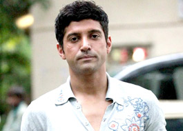 Farhan Akhtar promotes Titan Xylys’ 25th Hour Farhan Akhtar promotes Titan Xylys’ 25th Hour