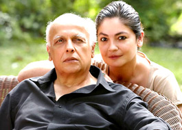 Daddy on stage moves Mahesh Bhatt, Pooja beyond words
