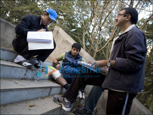 Aamir, Sharman and Madhavan get drunk on the sets of 3 Idiots