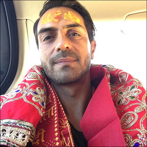 Arjun Rampal prays for peace at the Ambaji temple