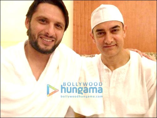 Aamir meets Afridi in Mecca