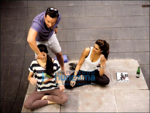 Saif gives yoga tips to Deepika and Diana