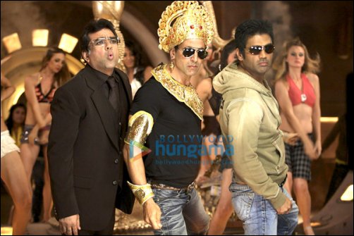 Priyadarshan’s three musketeers return in De Dana Dan