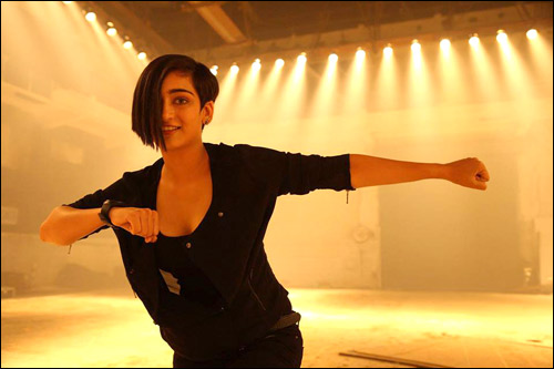 Check out: Akshara Haasan in Shamitabh