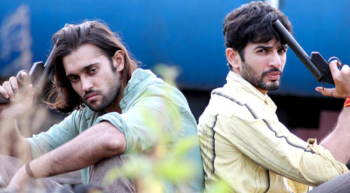 Desi Kattey goes beyond guns for Jay Bhanushali and Akhil Kapur Desi Kattey goes beyond guns for Jay Bhanushali and Akhil Kapur