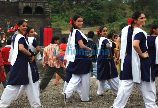 Check Out: Neha goes deglam in Pappu Cant Dance Sala