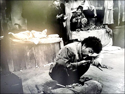 Check out: Irrfan Khan during his NSD days