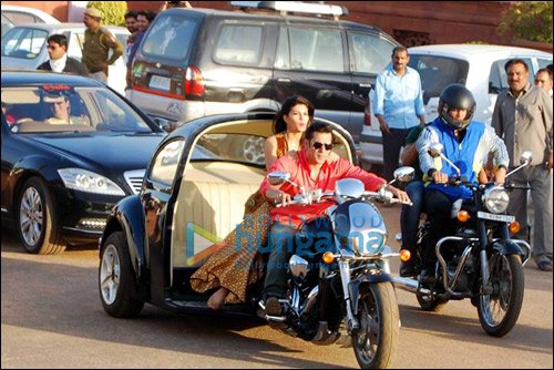 Check out: Salman, Jacqueline on a three wheeled vehicle in Kick Check out: Salman, Jacqueline on a three wheeled vehicle in Kick