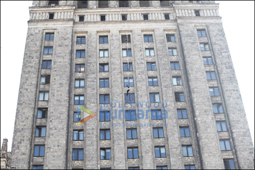Check out: Salman jumps from 40th floor