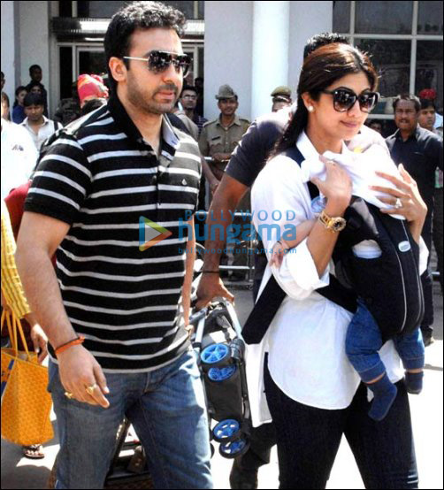 Shilpa and Raj snapped with Viaan Shilpa and Raj snapped with Viaan