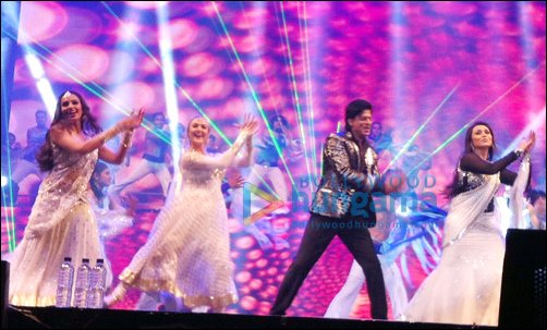SRK floors Jakarta with ‘Temptations Reloaded’