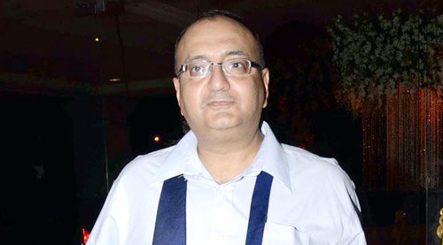“I did not make Shah Rukh Khan a star. Deewana and Raju Ban Gaya Gentleman did” – Viveck Vaswani