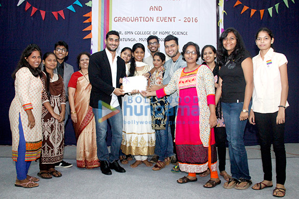 Prateik Babbar felicitates students at PUKAR’s Youth Fellowship graduation event Prateik Babbar felicitates students at PUKAR’s Youth Fellowship graduation event