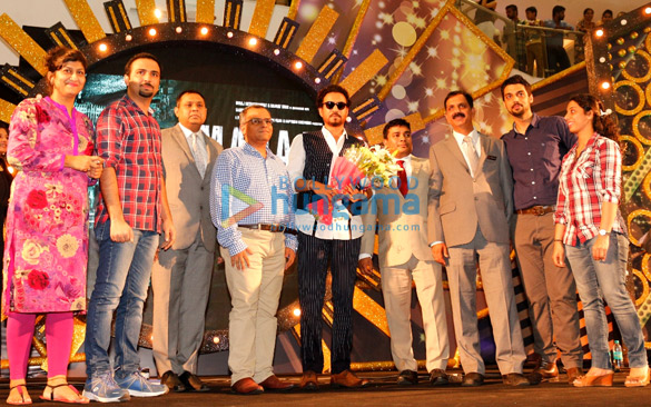 Irrfan Khan promotes ‘Madaari’ at Viviana Mall Irrfan Khan promotes ‘Madaari’ at Viviana Mall