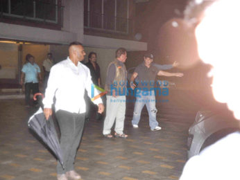 Salman Khan, Lulia Vantur, Varun Dhawan & others at Arpita Khan's party