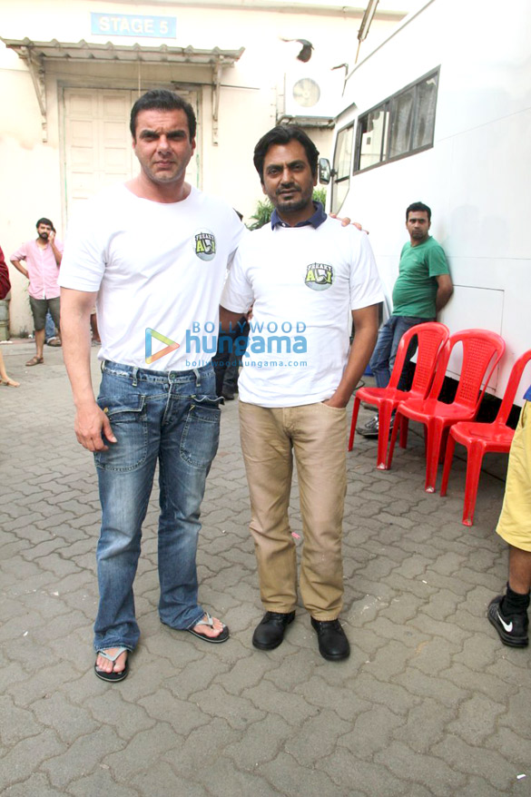 Nawazuddin Siddiqui & Sohail Khan snapped at ‘Freaky Ali’ promotions Nawazuddin Siddiqui & Sohail Khan snapped at ‘Freaky Ali’ promotions