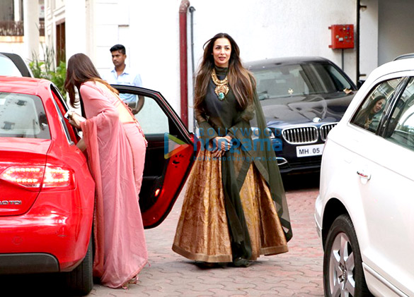 Malaika Arora Khan visits Shilpa Shetty’s house for Ganesha celebrations Malaika Arora Khan visits Shilpa Shetty’s house for Ganesha celebrations
