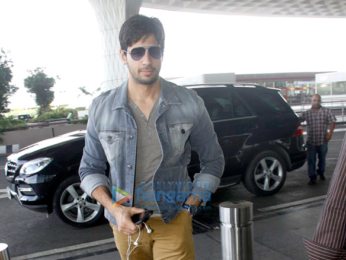 Sidharth Malhotra & Katrina Kaif depart for Chandigarh to promote 'Baar Baar Dekho'