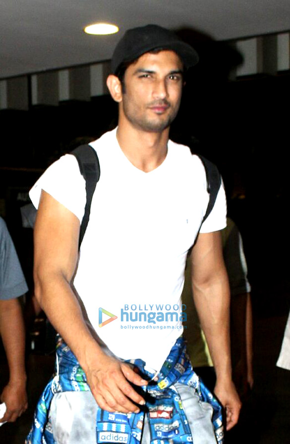 Sushant Singh Rajput, Aishwarya Rai Bachchan, Kangna Ranaut & others snapped at the airport Sushant Singh Rajput, Aishwarya Rai Bachchan, Kangna Ranaut & others snapped at the airport