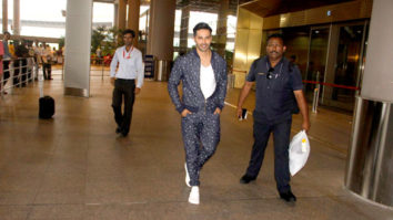 Varun Dhawan & Katrina Kaif snapped at international terminal Varun Dhawan & Katrina Kaif snapped at international terminal