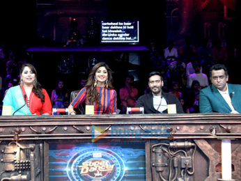 Ajay Devgn promote 'Shivaay' on Super Dancer