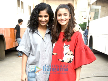 Alia Bhatt & Gauri Shinde snapped promoting their film 'Dear Zindagi'