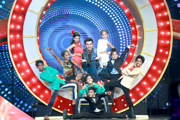 Ranbir Kapoor promotes ‘Ae Dil Hai Mushkil’ on the set of Super Dancer Ranbir Kapoor promotes ‘Ae Dil Hai Mushkil’ on the set of Super Dancer