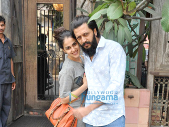 Riteish Deshmukh & Genelia Dsouza snapped post lunch at Pali Bhawan