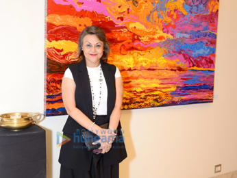 Shilpa Shetty, Kimi Katkar & Gauahar Khan at the private viewing of Anu Malhotra's art show