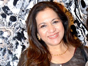 Shilpa Shetty, Kimi Katkar & Gauahar Khan at the private viewing of Anu Malhotra's art show