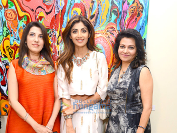 Shilpa Shetty, Kimi Katkar & Gauahar Khan at the private viewing of Anu Malhotra's art show