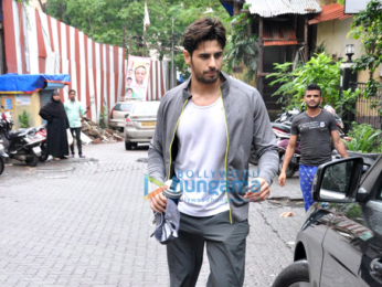 Sidharth Malhotra snapped post gym session