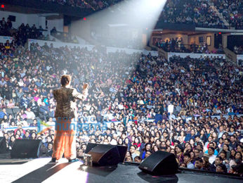 Sonu Nigam performs while on his US and Canada tour