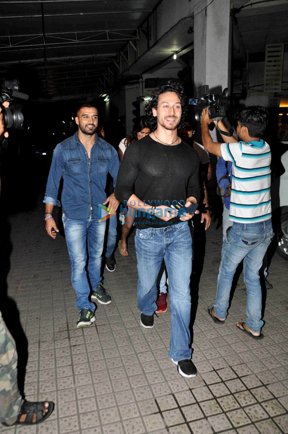 Tiger Shroff, Disha Patani & others grace the screening of ‘M.S. Dhoni – The Untold Story’ at PVR Tiger Shroff, Disha Patani & others grace the screening of ‘M.S. Dhoni – The Untold Story’ at PVR