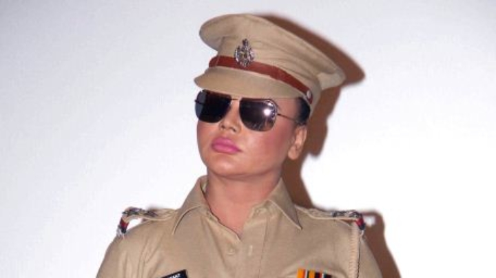 “Sunny Leone Kitni Bhi PORNSTAR Ho…”: Rakhi