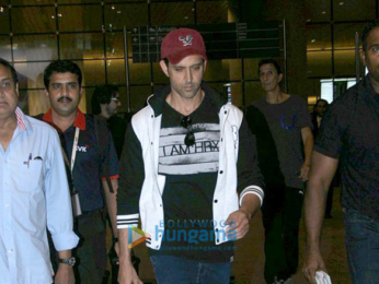Hrithik Roshan snapped in casuals at the international airport