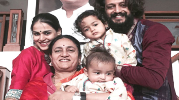 Clicked: Riteish Deshmukh posing for Diwali photograph with his family