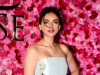 Deepika Padukone, Katrina Kaif, Kareena Kapoor Khan & other celebrities grace 'Lux Golden Rose Awards 2016' in Mumbai