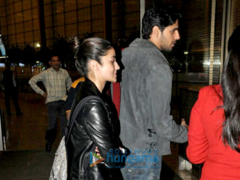 Sidharth Malhotra & Alia Bhatt snapped as they depart for New Year holiday