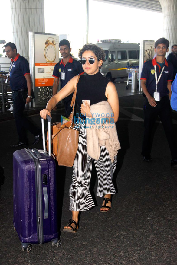 Vidyut Jammwal, Esha Gupta, Sanya Malhotra & Fatima Sana Shaikh snapped at the airport Vidyut Jammwal, Esha Gupta, Sanya Malhotra & Fatima Sana Shaikh snapped at the airport