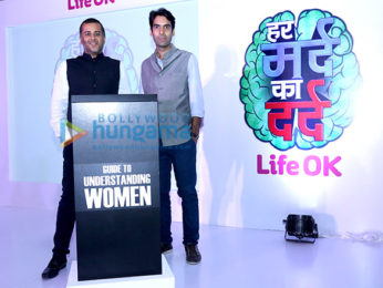 Chetan Bhagat & Faisal Rashid launch a life size book titled ‘Har Mard Ka Dard’