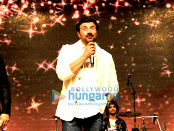 Shah Rukh Khan, Salman Khan, Karisma Kapoor, Kangna Ranaut and others celebrate 'International Customs Day'