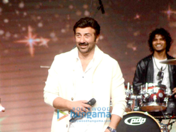 Shah Rukh Khan, Salman Khan, Karisma Kapoor, Kangna Ranaut and others celebrate 'International Customs Day'