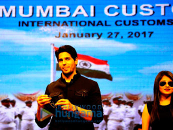 Shah Rukh Khan, Salman Khan, Karisma Kapoor, Kangna Ranaut and others celebrate 'International Customs Day'