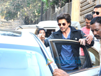Shah Rukh Khan snapped at Mannat for Raees promotions