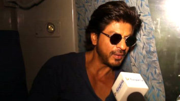 Shah Rukh Khan EXCLUSIVE Raees Interview From Train